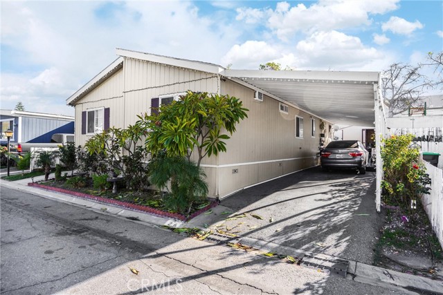 Detail Gallery Image 4 of 44 For 2851 S La Cadena Dr #26,  Colton,  CA 92324 - 4 Beds | 2 Baths