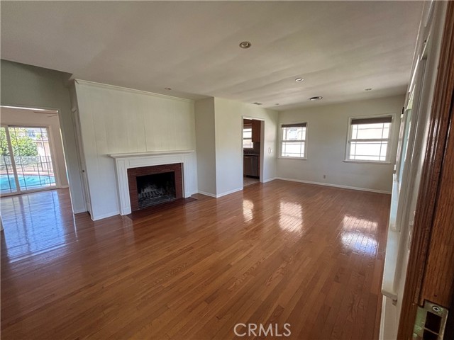 21327 De La Osa, Woodland Hills CA: https://media.crmls.org/medias/7b538941-7fec-425e-a3f9-00aa6d93b0e2.jpg