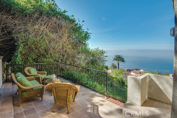 729 Via Del Monte, Palos Verdes Estates, California 90274, 4 Bedrooms Bedrooms, ,1 BathroomBathrooms,Residential,Sold,Via Del Monte,PV17045921