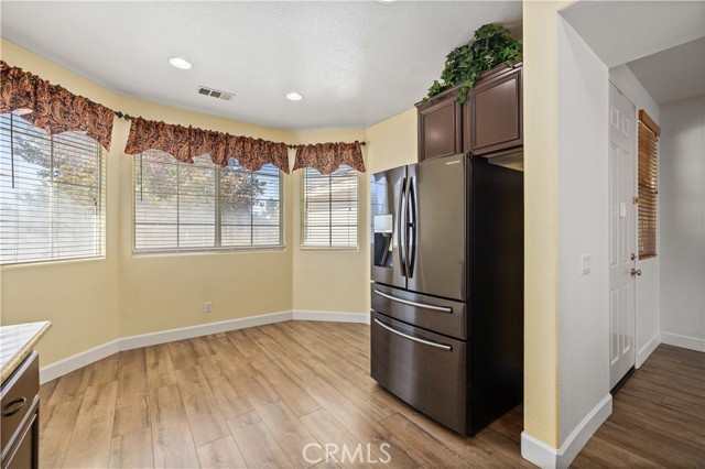 Detail Gallery Image 5 of 23 For 44328 47th St, Lancaster,  CA 93536 - 3 Beds | 2 Baths