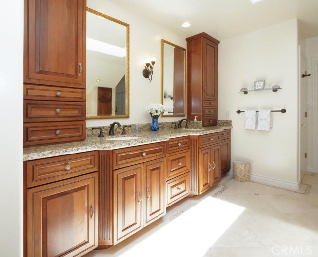 7 Country Meadow Road, Rolling Hills Estates, California 90274, 4 Bedrooms Bedrooms, ,3 BathroomsBathrooms,Residential,Sold,Country Meadow,PV22126276