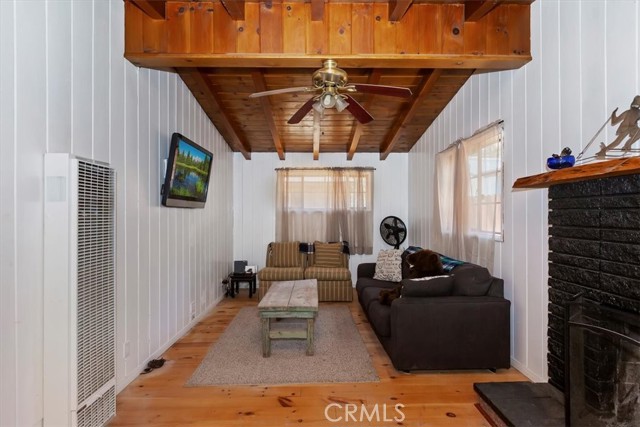 Detail Gallery Image 7 of 27 For 582 Beechnut Dr, Green Valley Lake,  CA 92341 - 2 Beds | 1/1 Baths