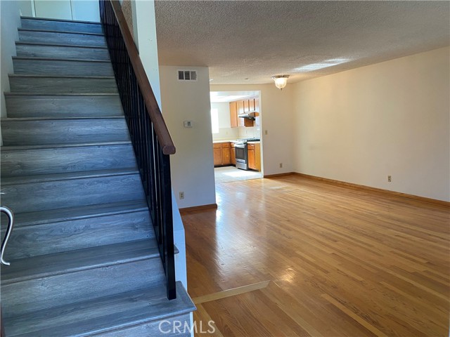 Detail Gallery Image 4 of 27 For 333 S Arroyo Dr #J,  San Gabriel,  CA 91776 - 4 Beds | 2/1 Baths