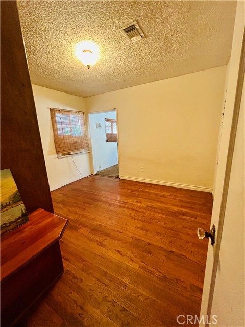 619 E H Street, Ontario CA: https://media.crmls.org/medias/7b572e17-356f-44b0-a977-eb119e8fb623.jpg