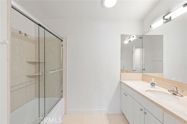 Detail Gallery Image 13 of 15 For 20509 Califa, Woodland Hills,  CA 91367 - 4 Beds | 4 Baths