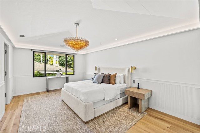 1075 Granville Drive, Newport Beach CA: https://media.crmls.org/medias/7b57ce0e-e16a-49ea-b0bc-463db6b282e9.jpg