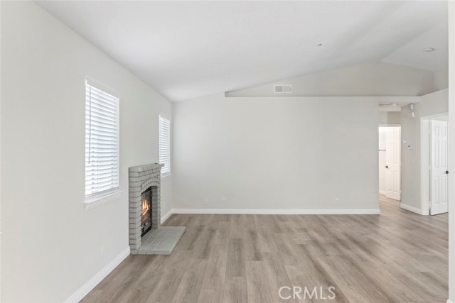 Detail Gallery Image 5 of 24 For 12431 Parkwood Pl, Victorville,  CA 92392 - 3 Beds | 2 Baths