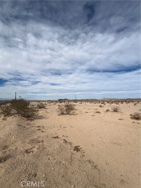 3256 Falderman Avenue, 29 Palms CA: https://media.crmls.org/medias/7b5931e1-2ef3-488a-baa0-3ab6f839e4a1.jpg