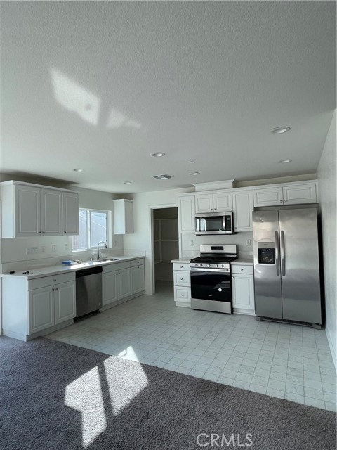 Detail Gallery Image 4 of 24 For 20107 Curaco Ct, Riverside,  CA 92507 - 5 Beds | 3/1 Baths