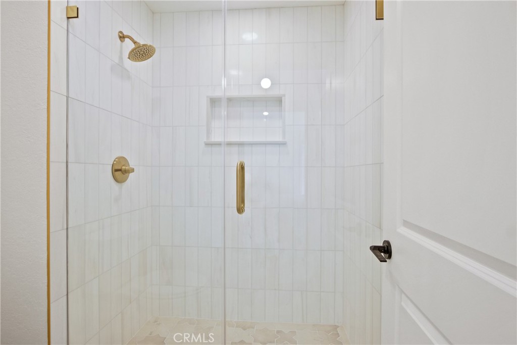 https://media.crmls.org/medias/7b59fac7-d3ed-4e9b-890a-46307a2cdff0.jpg?preset=X-Large