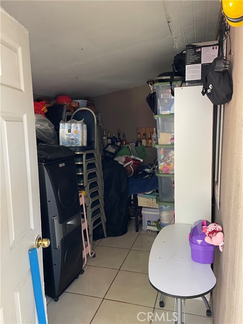 513 S Shelton Street, Santa Ana CA: https://media.crmls.org/medias/7b5a694d-d2bb-46c3-9961-5760fad287d9.jpg