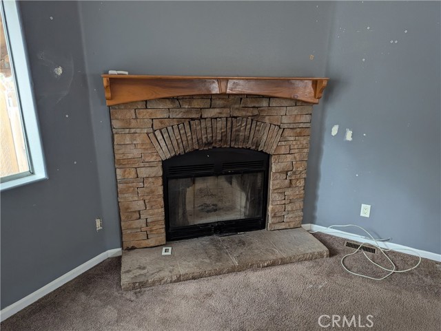 Detail Gallery Image 3 of 15 For 443 Holmes Ln, Sugarloaf,  CA 92386 - 3 Beds | 2 Baths