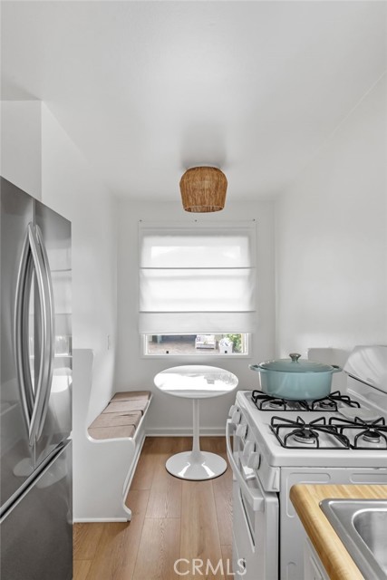 2468 Silverstrand Avenue, Hermosa Beach CA: https://media.crmls.org/medias/7b5ad6ef-8ef7-4f31-9de2-59231f3a1cbb.jpg