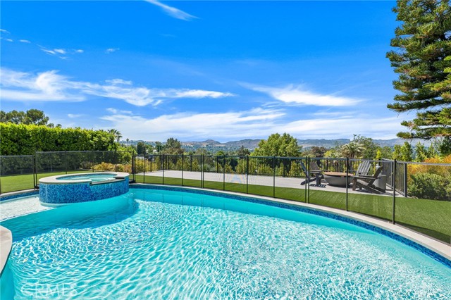 23241 Aetna Street, Woodland Hills CA: https://media.crmls.org/medias/7b5aeda8-5f53-4d24-84ef-df54b966c604.jpg