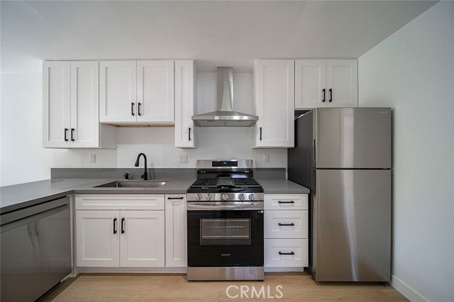 425 N Raymond Avenue, Pasadena CA: https://media.crmls.org/medias/7b5bc233-ac81-4dab-ab1e-68a445693f1f.jpg