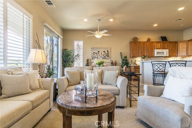 Detail Gallery Image 11 of 40 For 19442 Royal Oaks Rd, Apple Valley,  CA 92308 - 2 Beds | 2 Baths