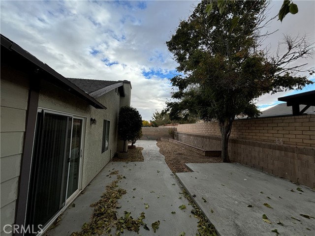 Detail Gallery Image 3 of 26 For 37904 Debra Ann Pl, Palmdale,  CA 93550 - 3 Beds | 2 Baths