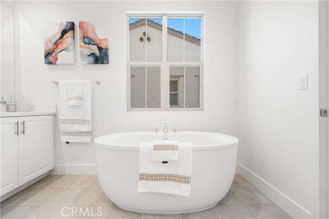 107 Somera, Irvine CA: https://media.crmls.org/medias/7b5d8c99-6c66-4e6c-a876-82d8746a835b.jpg