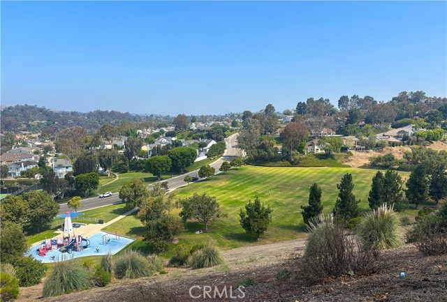 35 Bawley Street, Laguna Niguel CA: https://media.crmls.org/medias/7b5e2a75-4819-457d-943c-945a9dad0d8f.jpg