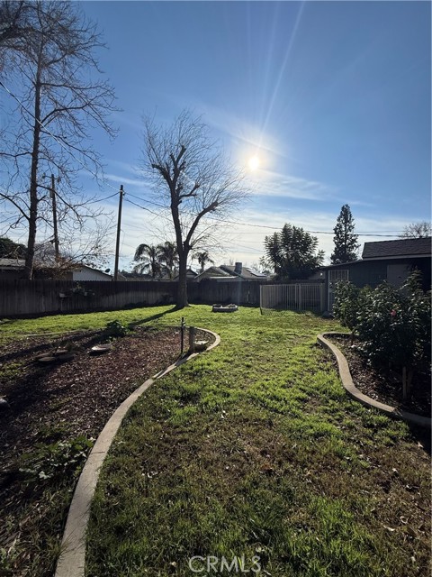 Detail Gallery Image 11 of 11 For 210 Oleander, Bakersfield,  CA 93304 - 3 Beds | 1 Baths