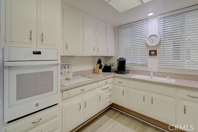 224 Avenida Majorca, Laguna Woods CA: https://media.crmls.org/medias/7b5e8705-ba5a-46d9-a6dc-08c3663c84b2.jpg