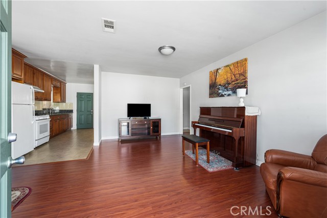 Detail Gallery Image 3 of 22 For 353 S Willard, San Gabriel,  CA 91776 - 2 Beds | 1 Baths