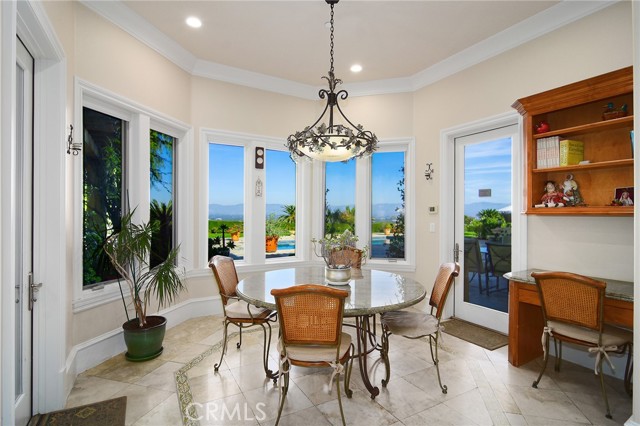 Detail Gallery Image 23 of 73 For 18933 La Montana Pl, Tarzana,  CA 91356 - 7 Beds | 6/1 Baths