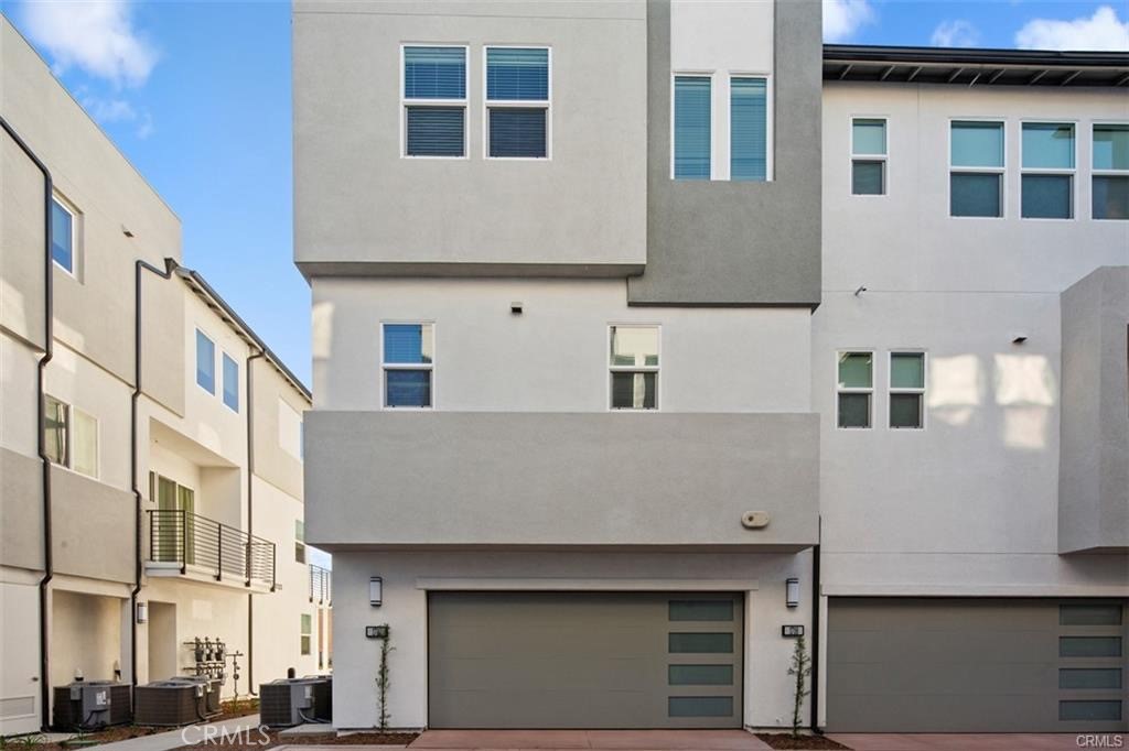 1722 W Bushell