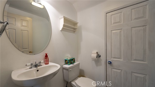 Image 10 of 39 For 341 Camden Court