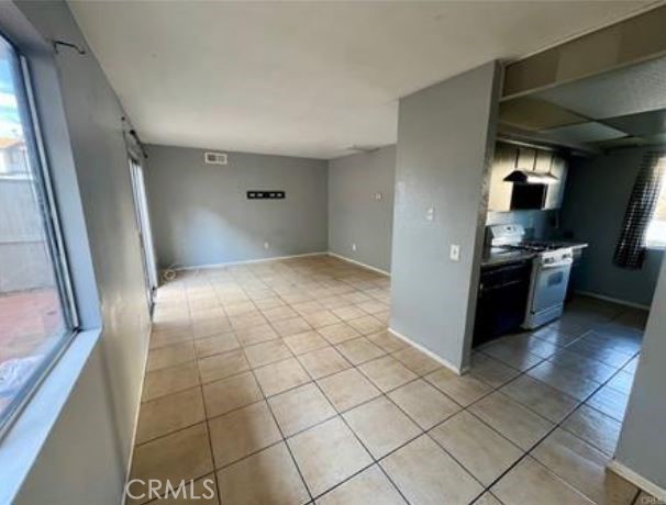 16770 SAN BERNARDINO, Fontana CA: https://media.crmls.org/medias/7b613bcd-57fe-41bd-a2f4-6b58749ecbd6.jpg