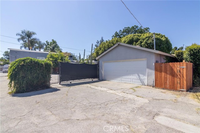 18948 Lassen Street, Northridge CA: https://media.crmls.org/medias/7b619e70-24b8-4709-a6c3-50059a07ade9.jpg