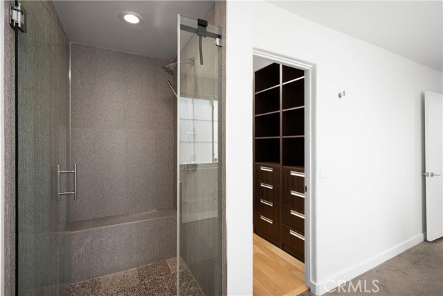 Detail Gallery Image 28 of 35 For 1733 Armacost Avenue #1,  Los Angeles,  CA 90025 - 3 Beds | 2/1 Baths