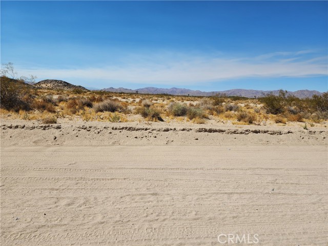 Detail Gallery Image 2 of 4 For 505 Fairlane Rd, Lucerne Valley,  CA 92356 - – Beds | – Baths