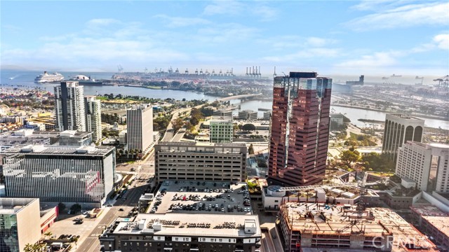545 W 3rd Street, Long Beach CA: https://media.crmls.org/medias/7b6459b4-f57a-457a-b4c7-d86f23816ed9.jpg