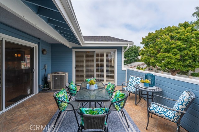 Detail Gallery Image 10 of 43 For 622 N Guadalupe Ave #B,  Redondo Beach,  CA 90277 - 3 Beds | 2/1 Baths
