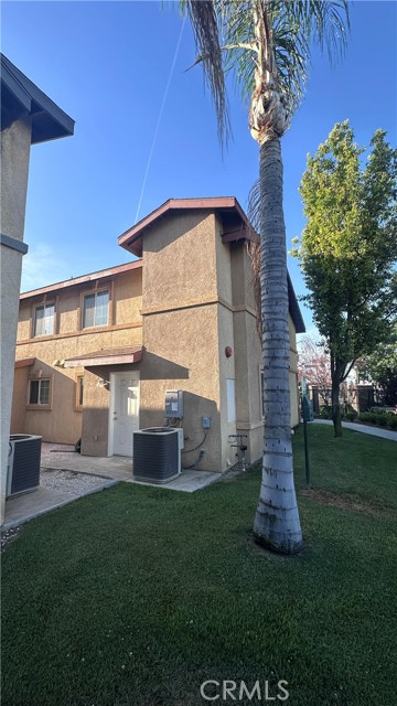 600 Hosking Avenue, Bakersfield CA: https://media.crmls.org/medias/7b6541fc-94c5-40d9-89b5-f177c2f862aa.jpg