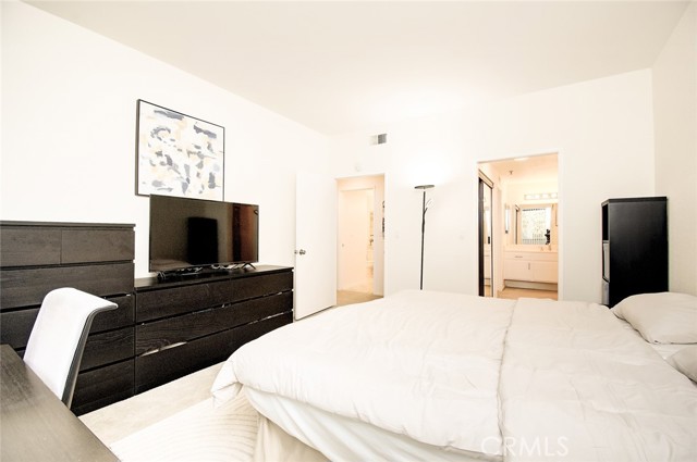 Detail Gallery Image 26 of 59 For 2563 Plaza Del Amo #204,  Torrance,  CA 90503 - 2 Beds | 2 Baths