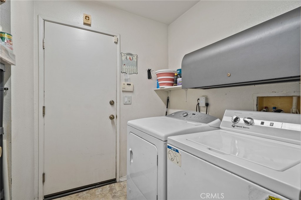 https://media.crmls.org/medias/7b65b4a0-415d-48cb-9713-9f295b947a0d.jpg?preset=X-Large