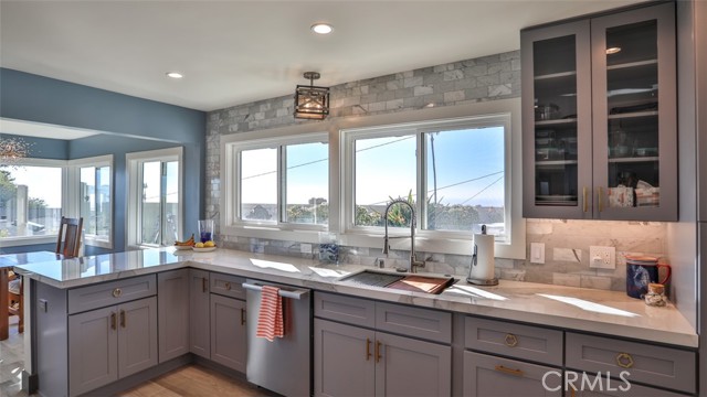 Detail Gallery Image 3 of 71 For 185 E Avenida Cordoba, San Clemente,  CA 92672 - 3 Beds | 2/1 Baths