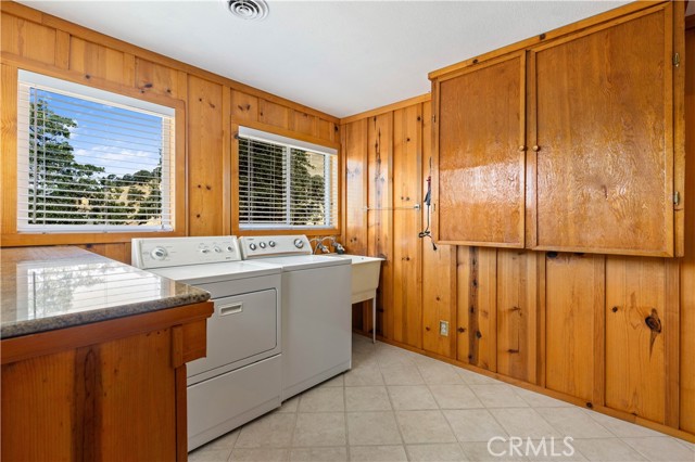 13041 San Joaquin Avenue, Clearlake CA: https://media.crmls.org/medias/7b670121-72ec-44e7-962f-94f8bddef3bd.jpg