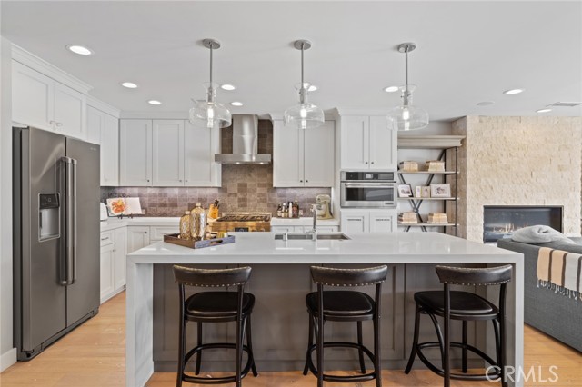 Detail Gallery Image 13 of 26 For 219 Diamond Ave, Newport Beach,  CA 92662 - 3 Beds | 3 Baths