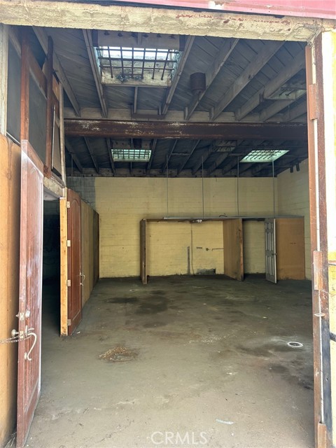 1200 W Slauson Avenue, Los Angeles, California 90044, ,Commercial Sale,For Sale,1200 W Slauson Avenue,CRSB24096848