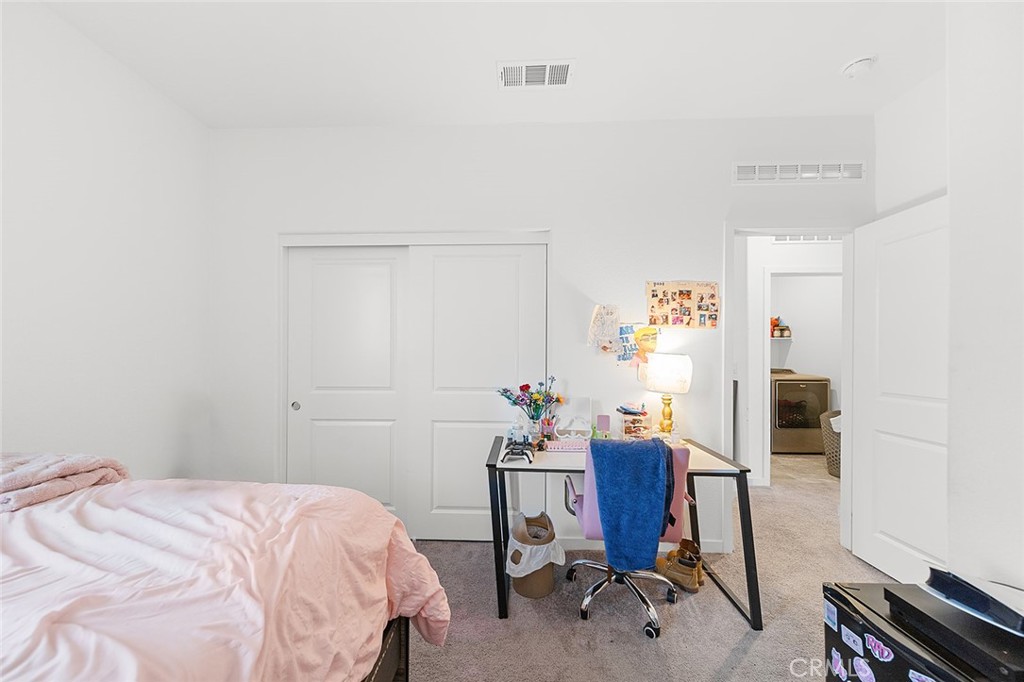 https://media.crmls.org/medias/7b691650-76cc-472c-b517-7e0bc526a84e.jpg?preset=X-Large