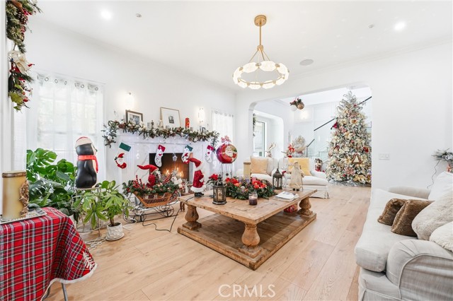 Detail Gallery Image 10 of 55 For 381 S Henning Way, Anaheim,  CA 92807 - 6 Beds | 6 Baths