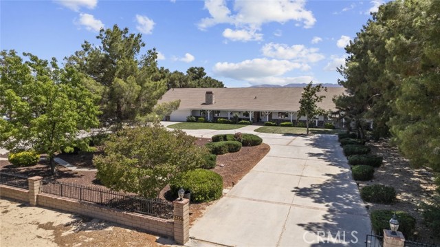 2556 W Avenue N 4, Palmdale CA: https://media.crmls.org/medias/7b6a94c8-4d53-4590-ba17-3889a7fd852b.jpg