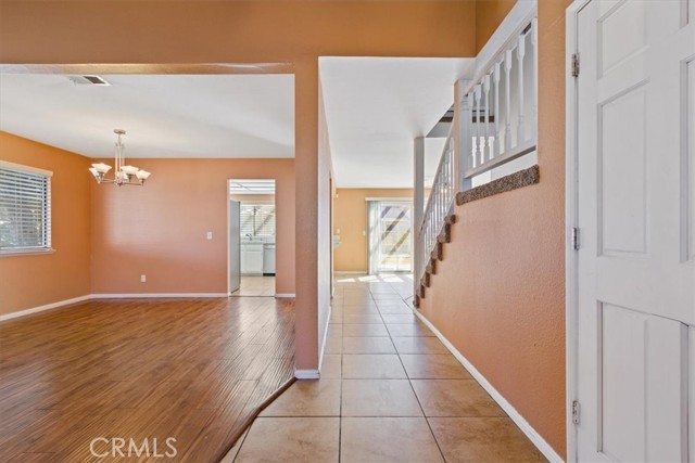 Detail Gallery Image 3 of 41 For 43946 Rembrandt St, Lancaster,  CA 93535 - 5 Beds | 3/1 Baths