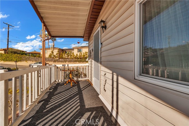 Detail Gallery Image 5 of 37 For 2550 Pacific Coast Highway, Torrance,  CA 90505 - 2 Beds | 2 Baths