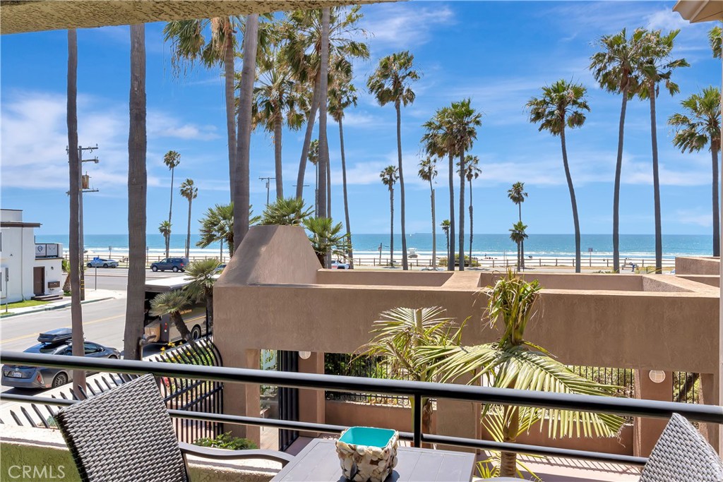 1200 Pacific Coast Highway #209