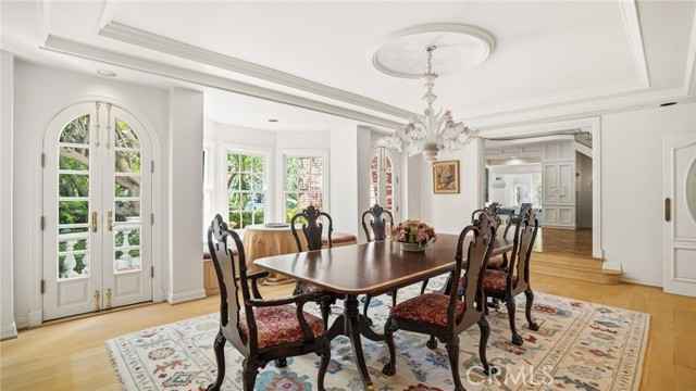 Detail Gallery Image 12 of 74 For 4548 Ellenboro, Woodland Hills,  CA 91364 - 4 Beds | 4/1 Baths