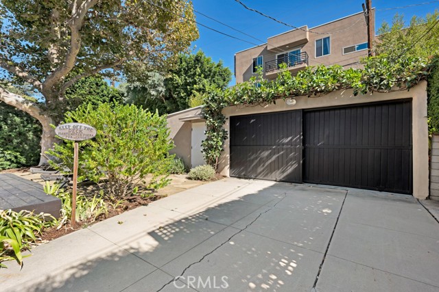 Detail Gallery Image 25 of 36 For 14627 Killion St, Sherman Oaks,  CA 91411 - 2 Beds | 2 Baths